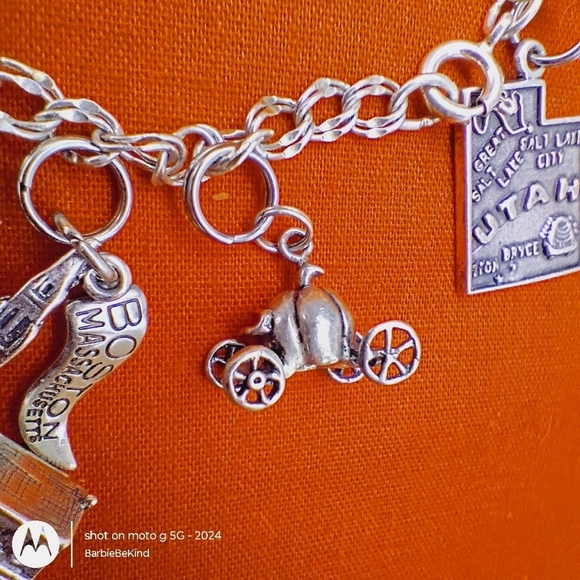 Vtg. One of a Kind Sterling Silver Charm Bracelet 19 Sterling Silver Charms 7.5" - Picture 6 of 15